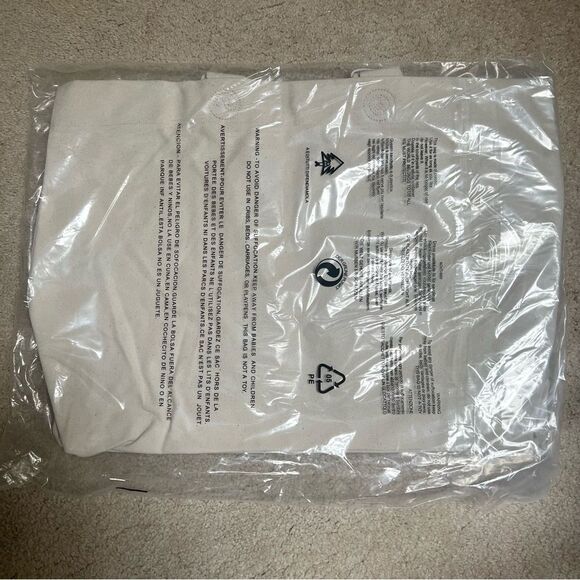 Madhappy East Hampton Exclusive Wide Tote Bag Canvas in Natural NEW - Picture 5 of 6